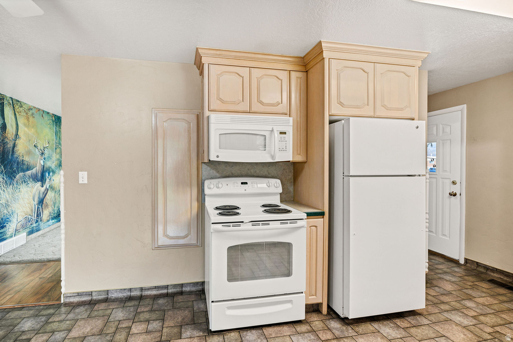 822 N 100 W Tremonton, UT 84337