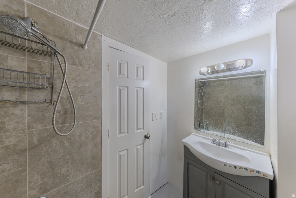 83 N 3RD ST Tooele, UT 84074