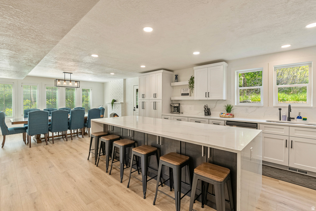 198 N OAKWOOD DR Layton, UT 84040