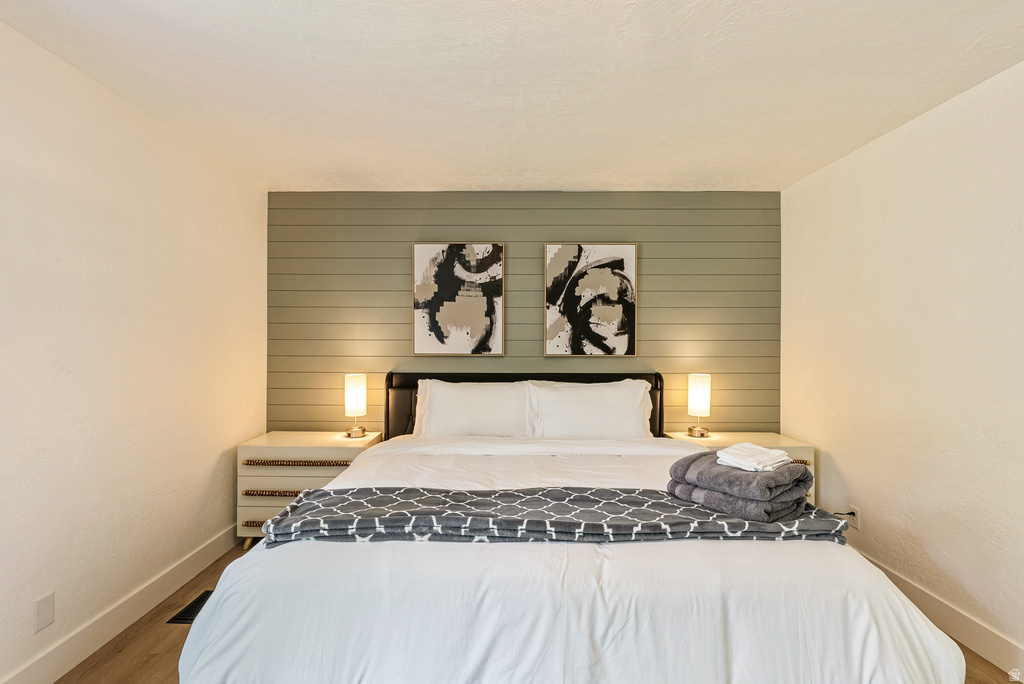 198 N OAKWOOD DR Layton, UT 84040