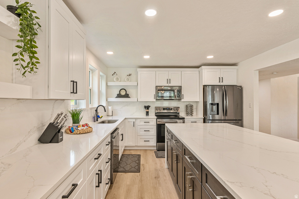 198 N OAKWOOD DR Layton, UT 84040