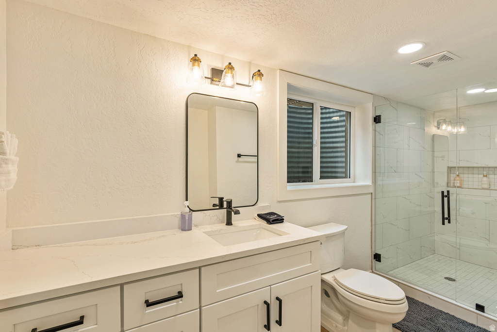 198 N OAKWOOD DR Layton, UT 84040