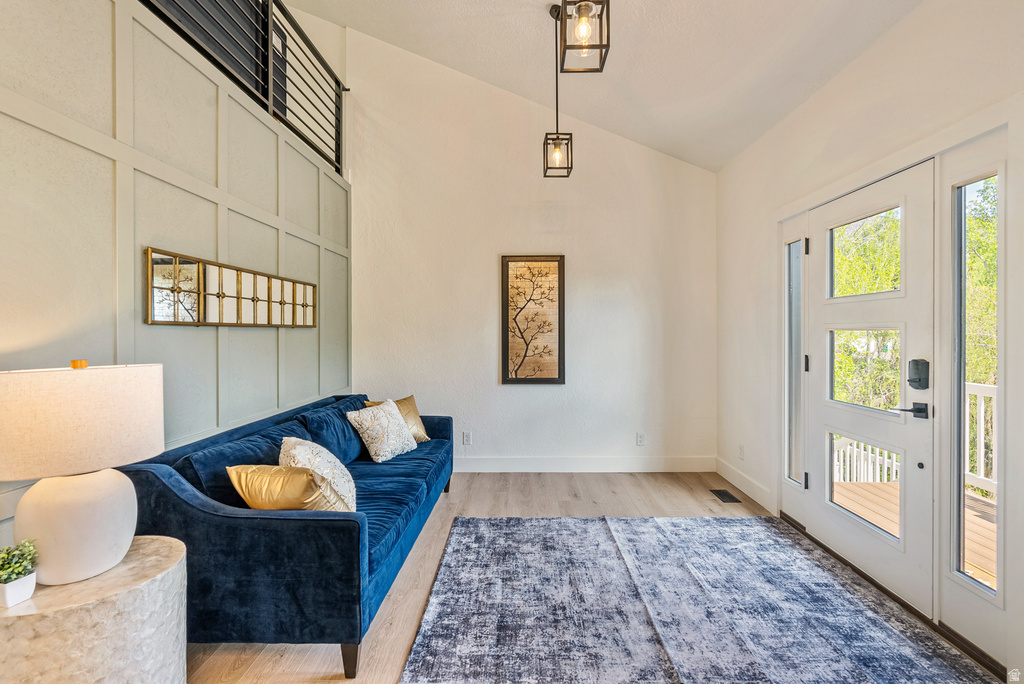 198 N OAKWOOD DR Layton, UT 84040