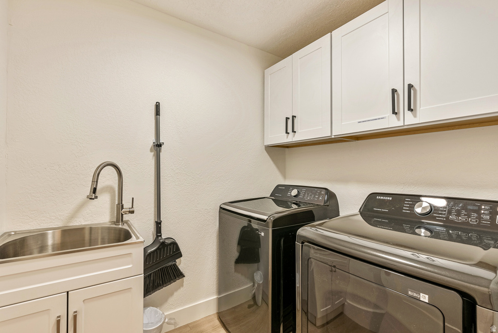 198 N OAKWOOD DR Layton, UT 84040