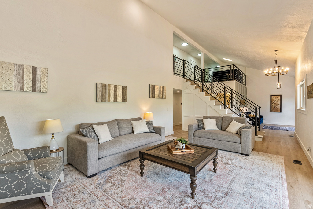 198 N OAKWOOD DR Layton, UT 84040