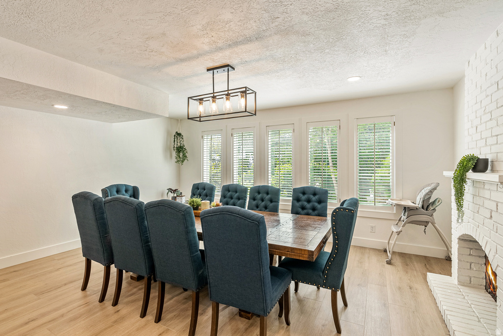 198 N OAKWOOD DR Layton, UT 84040