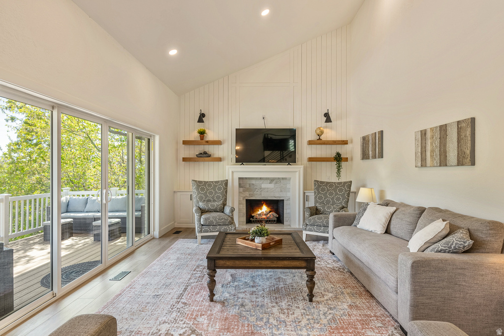 198 N OAKWOOD DR Layton, UT 84040