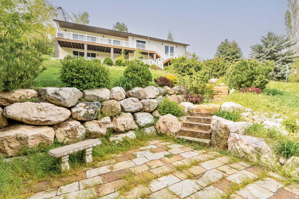 198 N OAKWOOD DR Layton, UT 84040