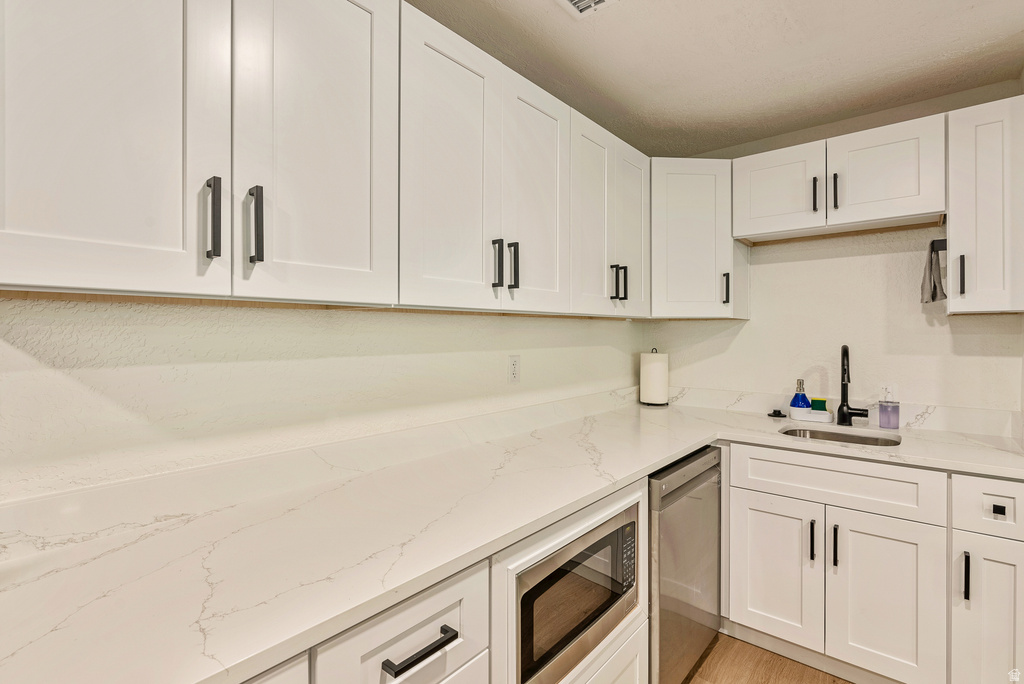 198 N OAKWOOD DR Layton, UT 84040