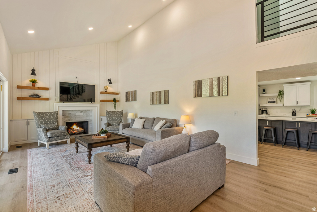 198 N OAKWOOD DR Layton, UT 84040