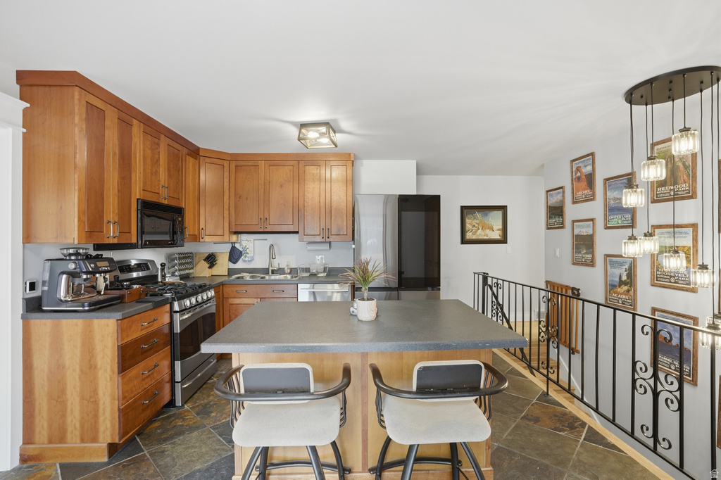 3589 E MACINTOSH LN Cottonwood Heights, UT 84121