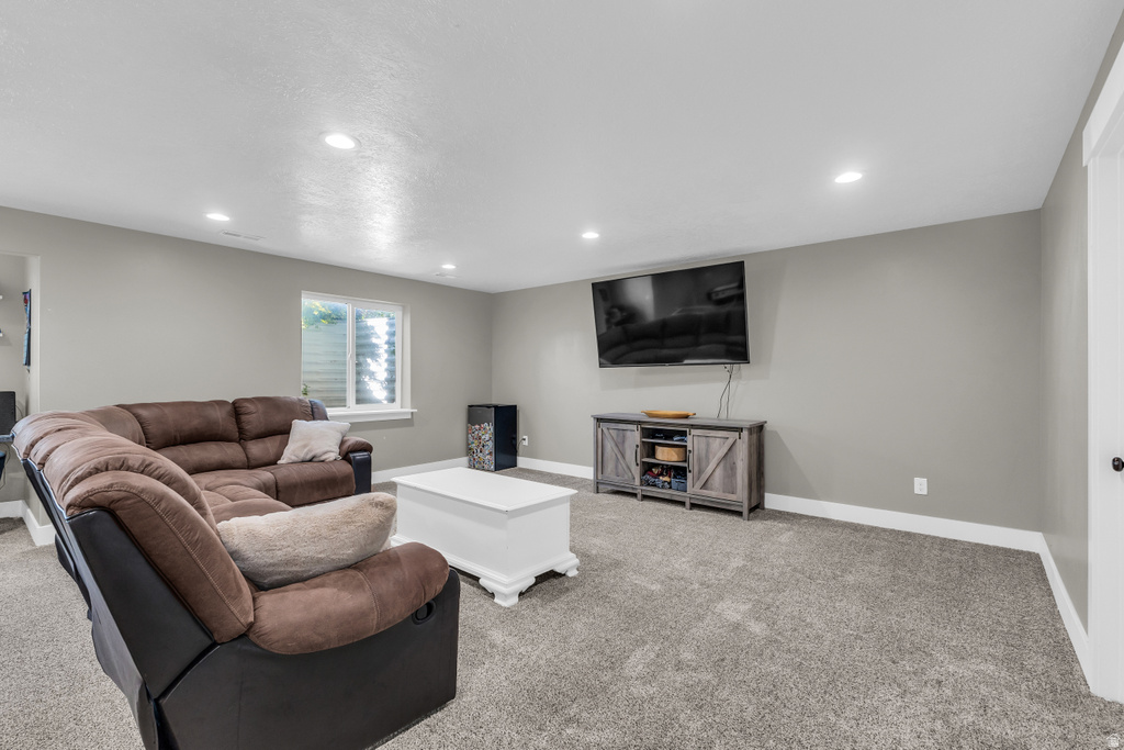 1092 E 250 S Tremonton, UT 84337