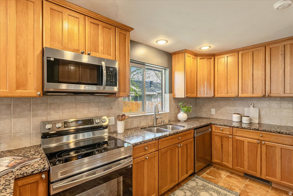 4657 S BROOKWOOD CIR Millcreek, UT 84117