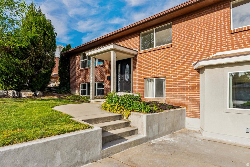 4657 S BROOKWOOD CIR Millcreek, UT 84117