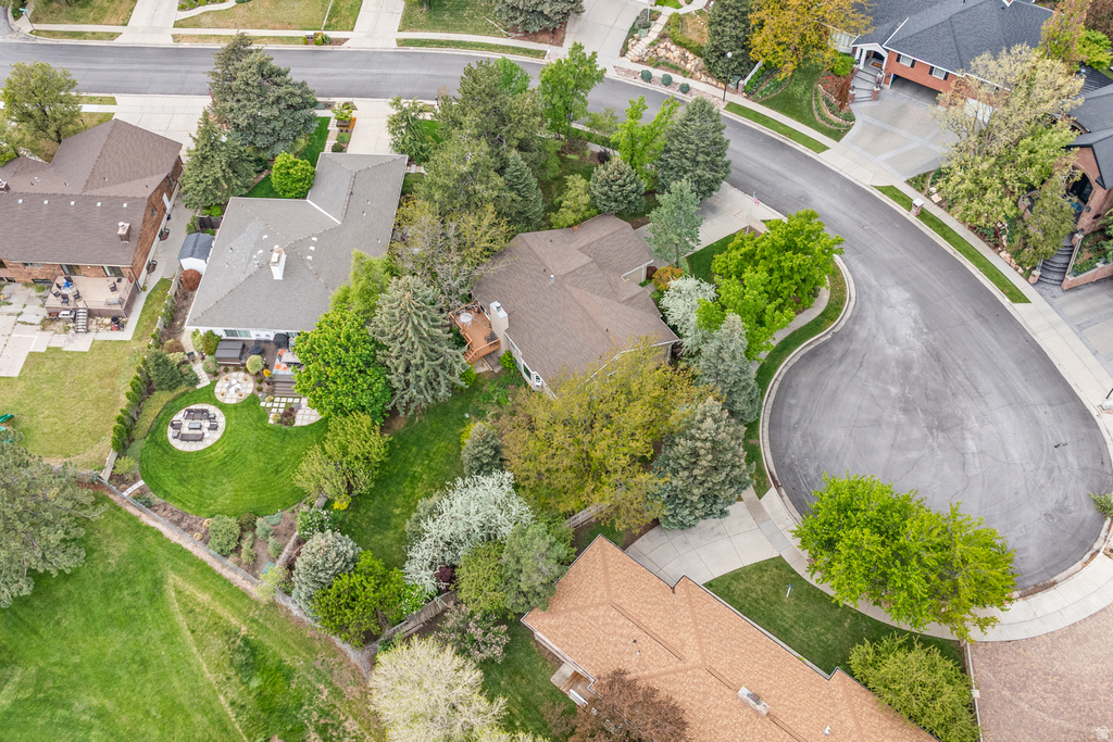 11831 S HIDDEN VALLEY CLUB DR Sandy, UT 84092