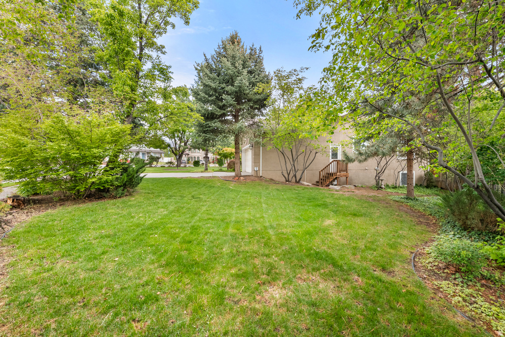 11831 S HIDDEN VALLEY CLUB DR Sandy, UT 84092