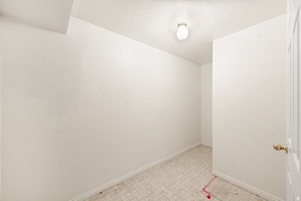 11831 S HIDDEN VALLEY CLUB DR Sandy, UT 84092