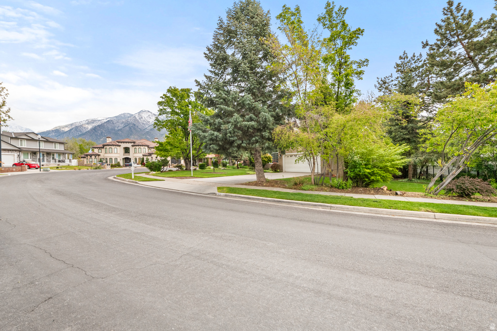 11831 S HIDDEN VALLEY CLUB DR Sandy, UT 84092