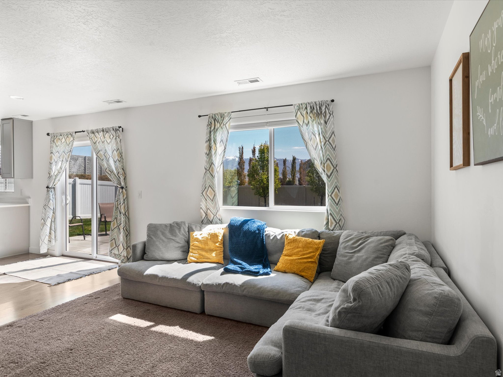1512 W PARKVIEW DR Syracuse, UT 84075