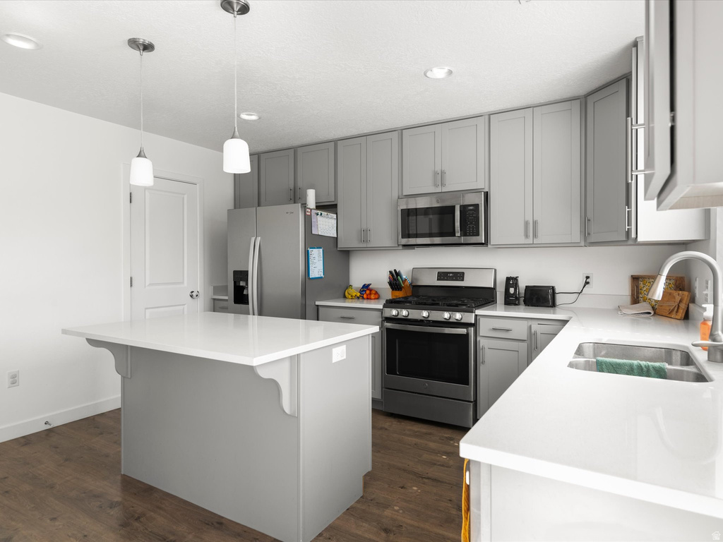 1512 W PARKVIEW DR Syracuse, UT 84075