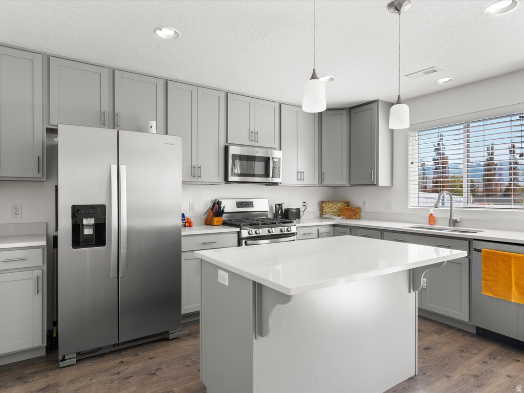 1512 W PARKVIEW DR Syracuse, UT 84075
