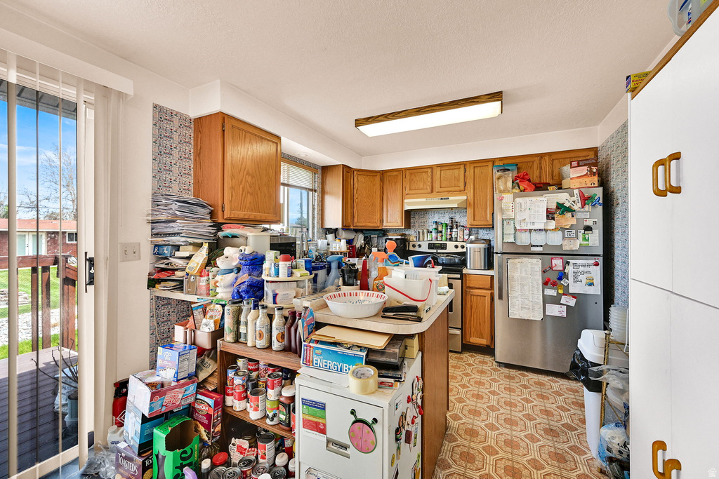 1890 W 2400 S Syracuse, UT 84075