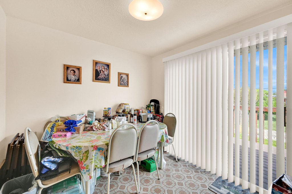 1890 W 2400 S Syracuse, UT 84075