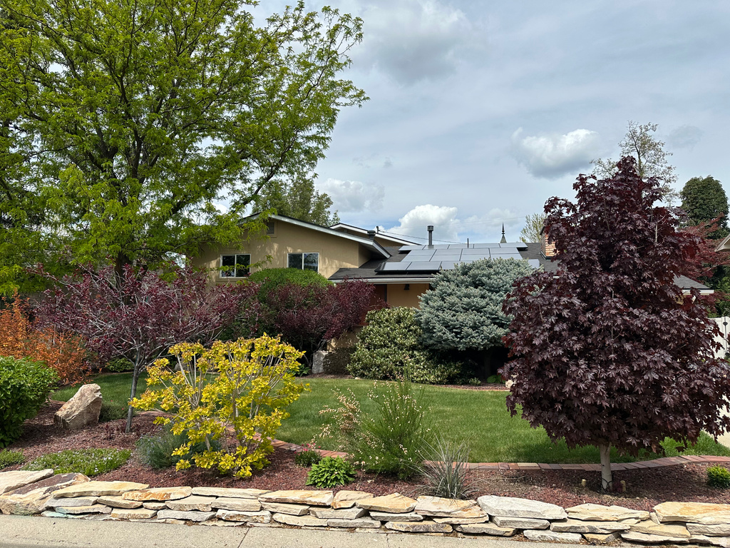 2569 E E KEDDINGTON LN Holladay, UT 84117