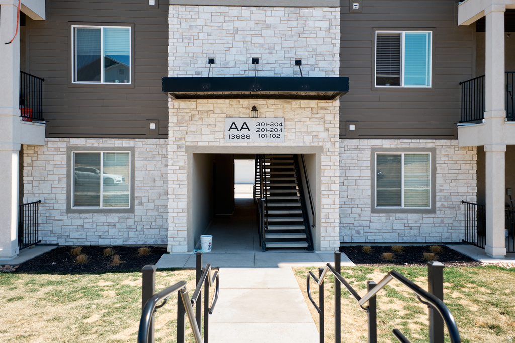 13686 S STORY LN #A303 Riverton, UT 84096