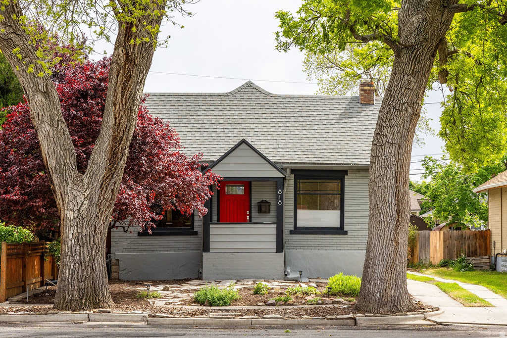 818 E GARFIELD AVE Salt Lake City, UT 84105