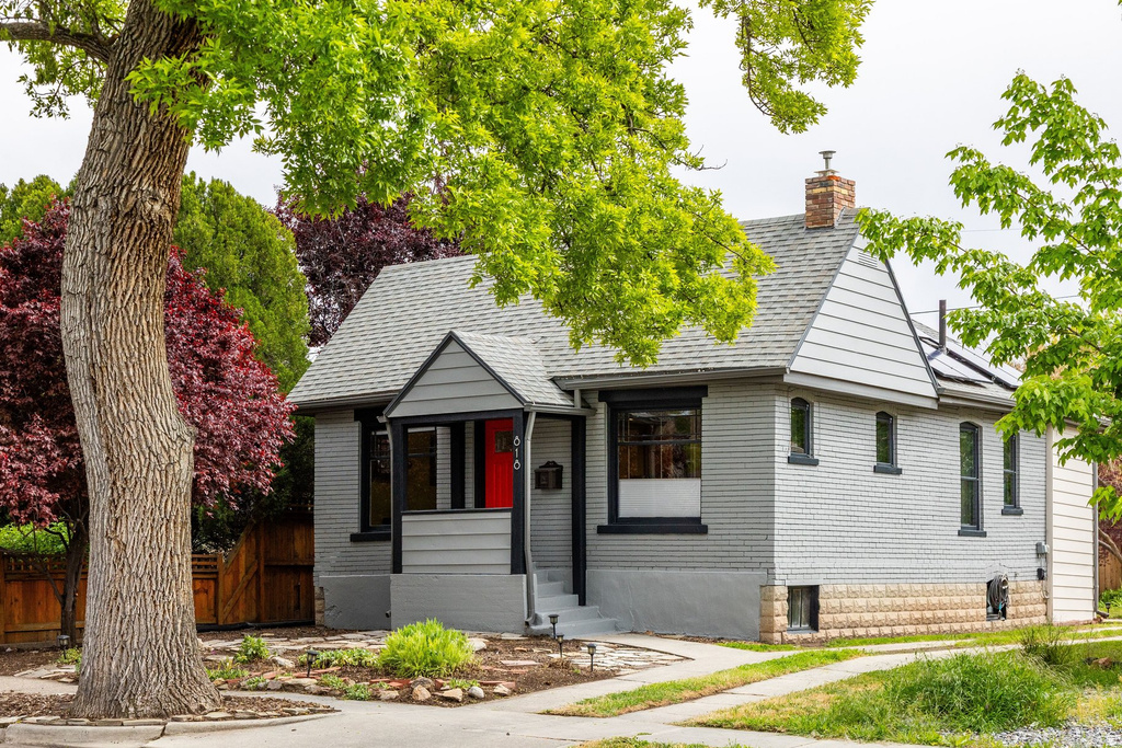 818 E GARFIELD AVE Salt Lake City, UT 84105