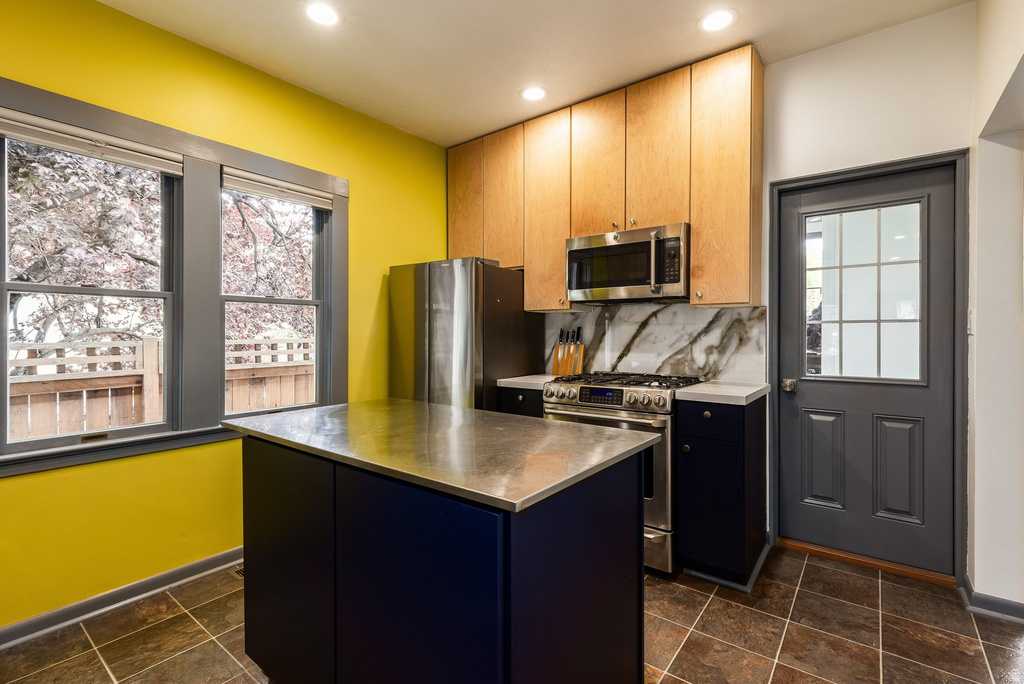 818 E GARFIELD AVE Salt Lake City, UT 84105