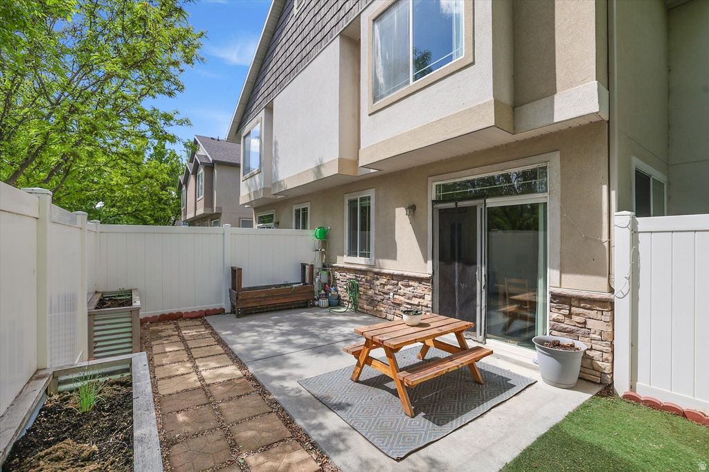 419 N KENT DR North Salt Lake, UT 84054