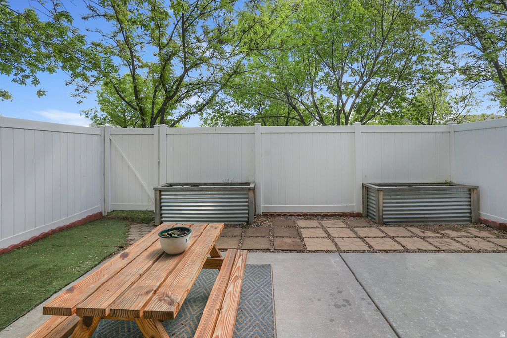 419 N KENT DR North Salt Lake, UT 84054