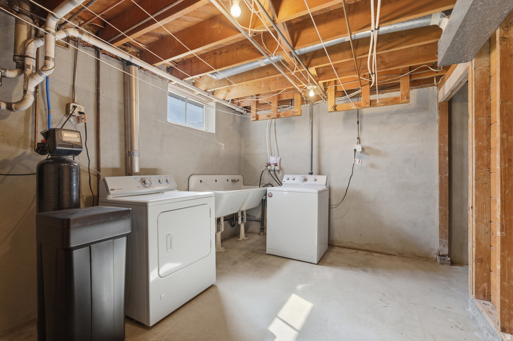 8137 S ROOSEVELT ST Midvale, UT 84047