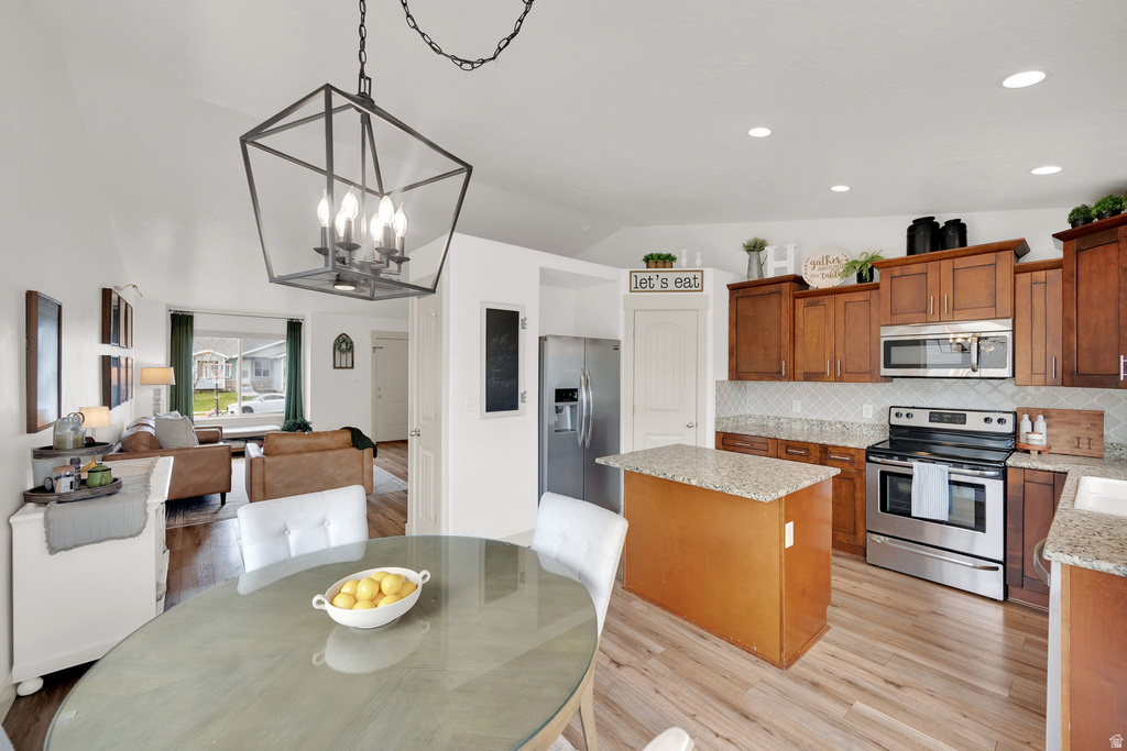 2442 E HITCHING POST DR Eagle Mountain, UT 84005