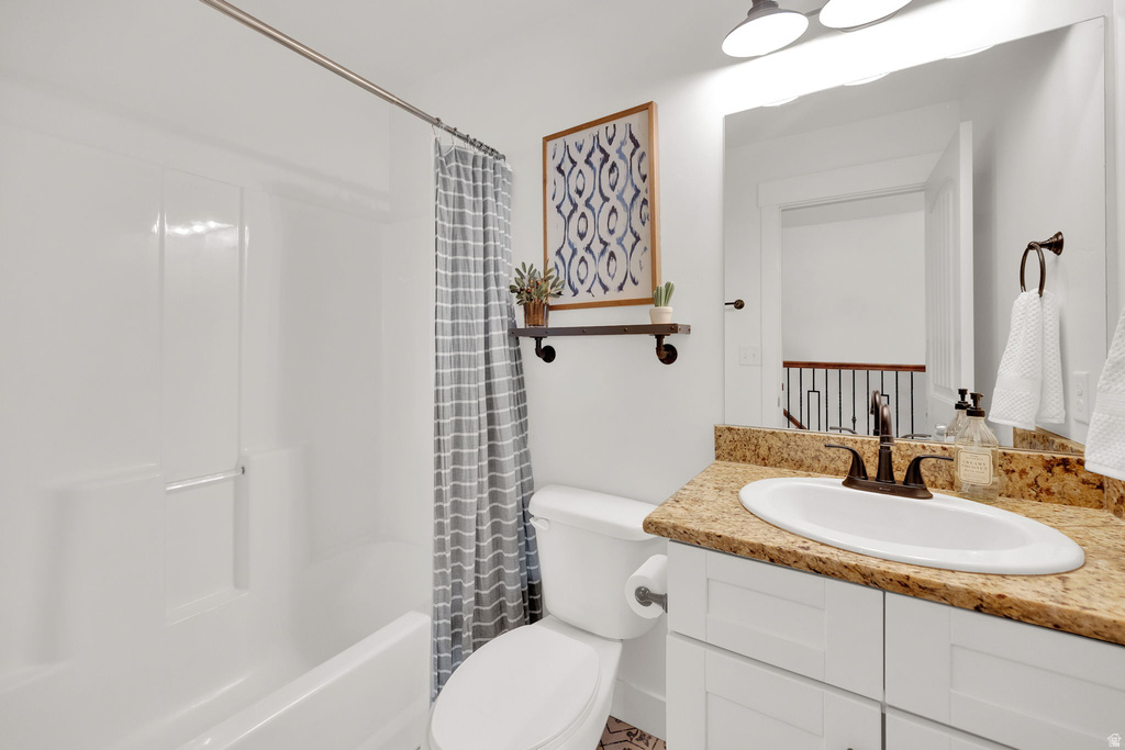 2442 E HITCHING POST DR Eagle Mountain, UT 84005