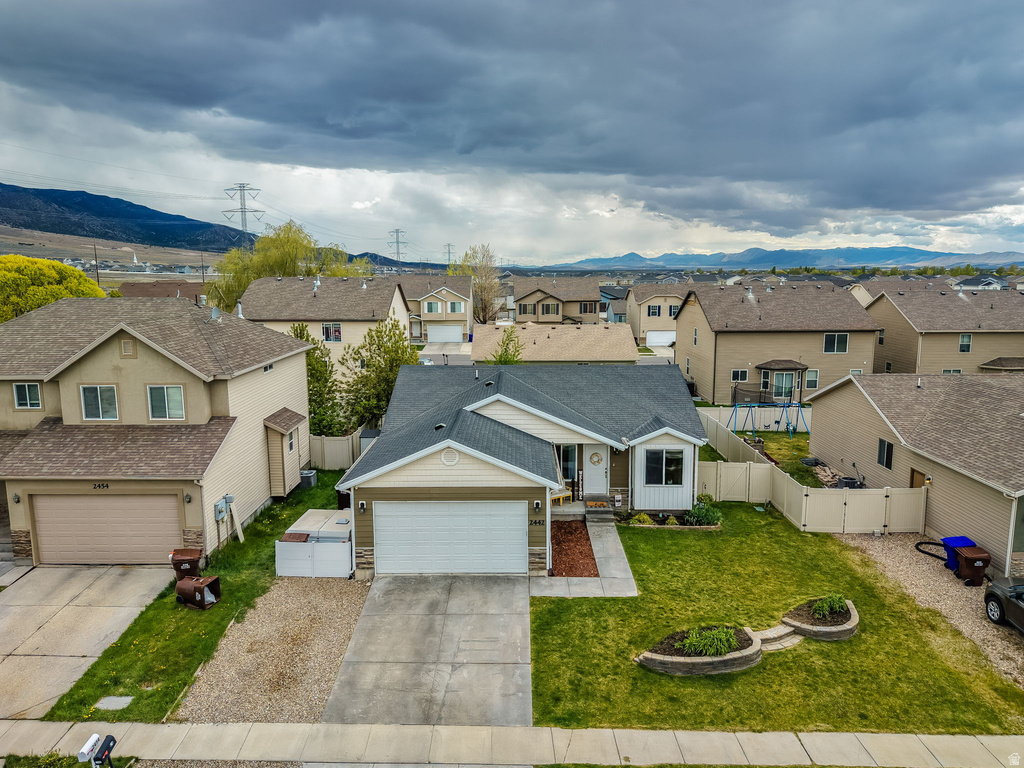 2442 E HITCHING POST DR Eagle Mountain, UT 84005