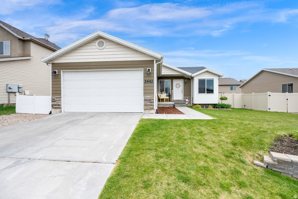 2442 E HITCHING POST DR Eagle Mountain, UT 84005