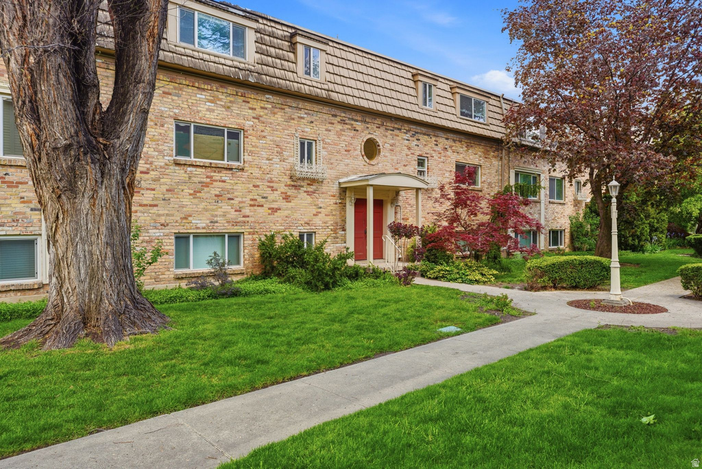 2220 E MURRAY HOLLADAY RD ##46 Holladay, UT 84117