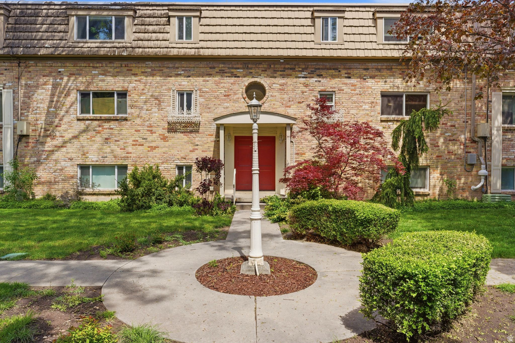 2220 E MURRAY HOLLADAY RD ##46 Holladay, UT 84117