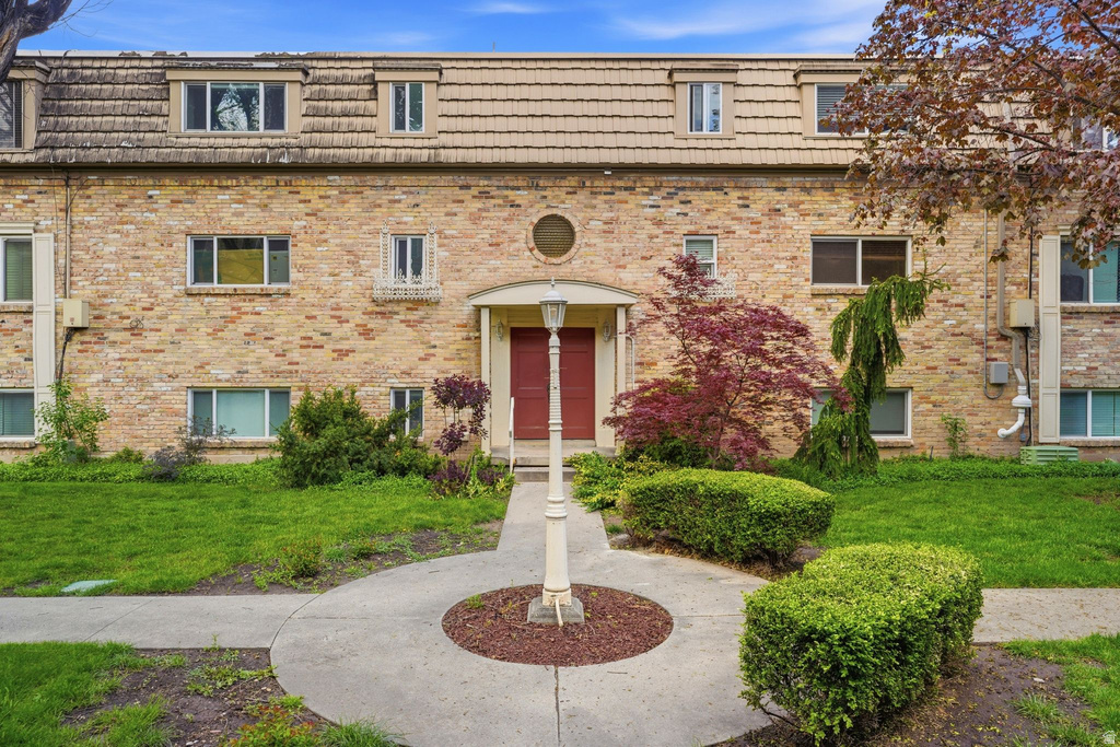 2220 E MURRAY HOLLADAY RD ##46 Holladay, UT 84117