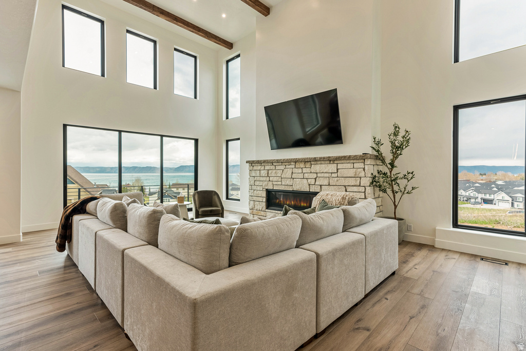 681 N LOCHWOOD DR Garden City, UT 84028