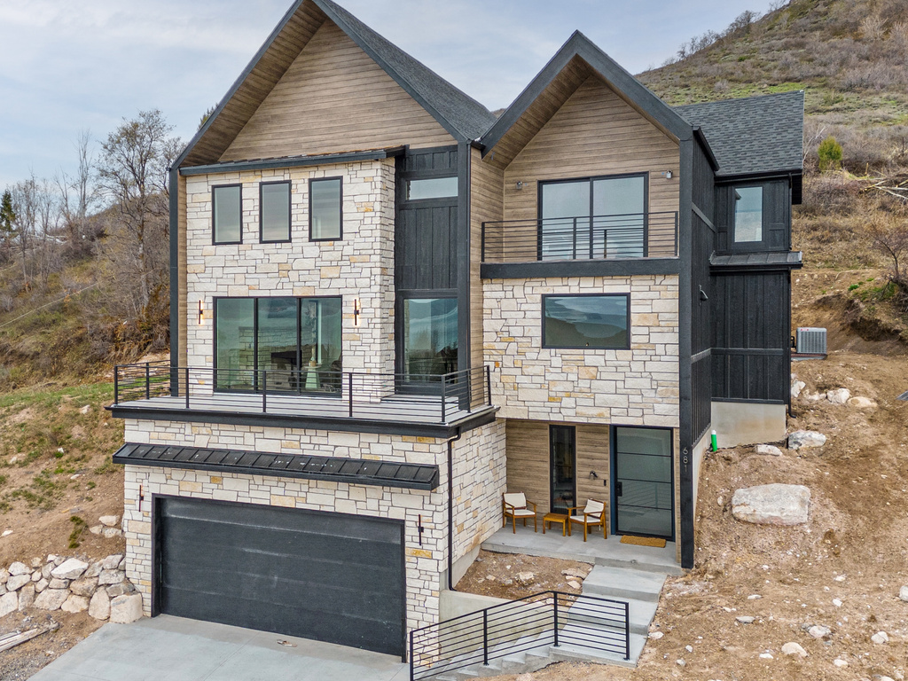 681 N LOCHWOOD DR Garden City, UT 84028