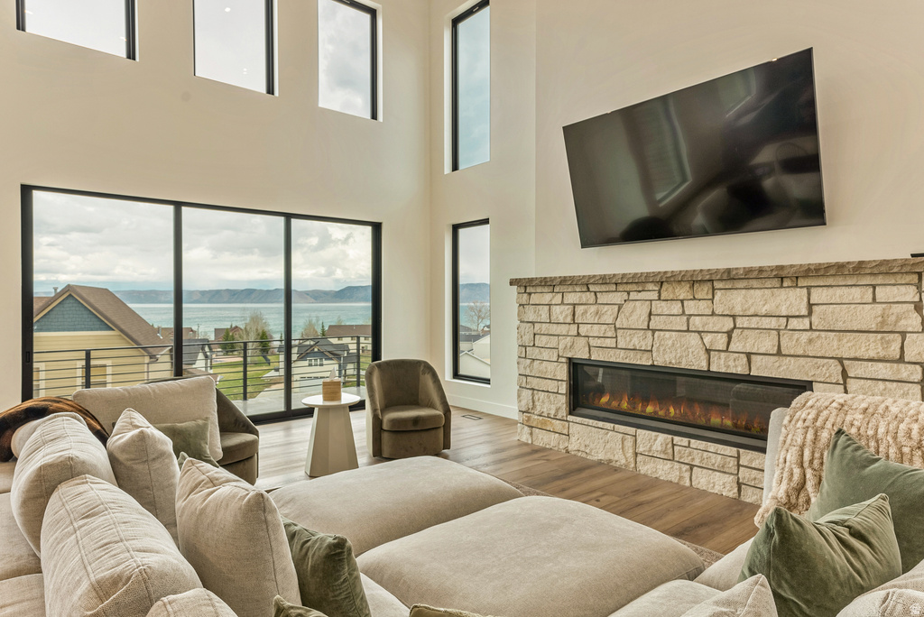 681 N LOCHWOOD DR Garden City, UT 84028