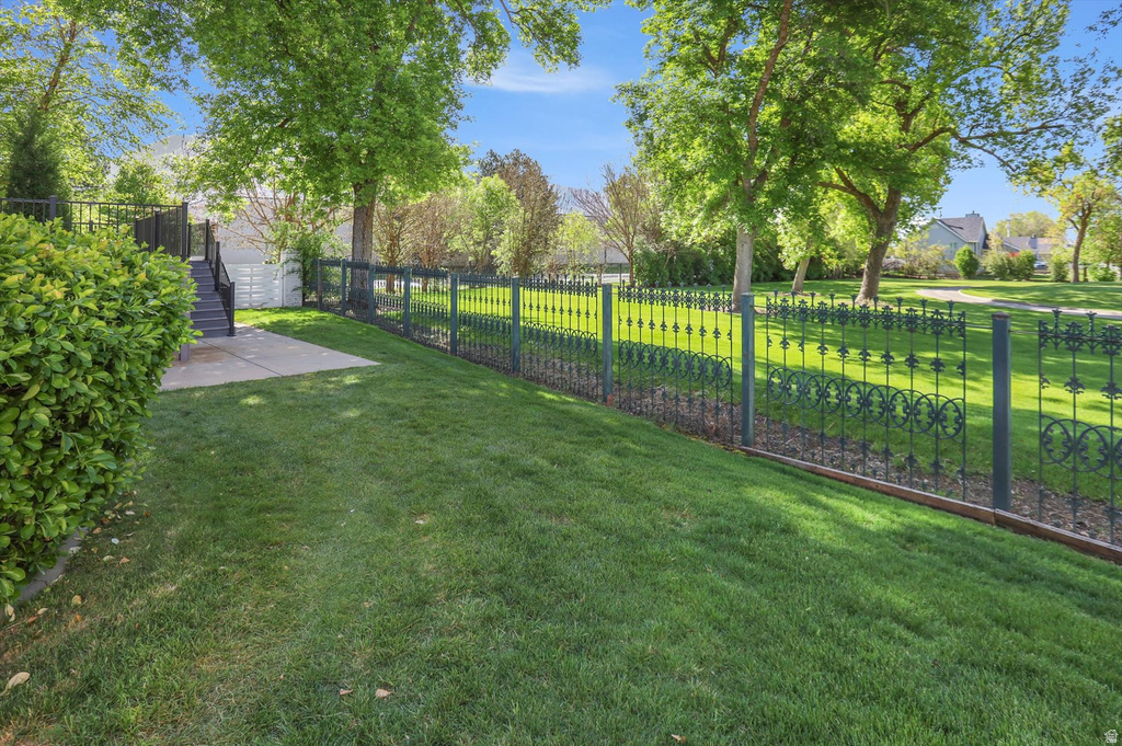 1083 W TEE TIME DR. Farmington, UT 84025