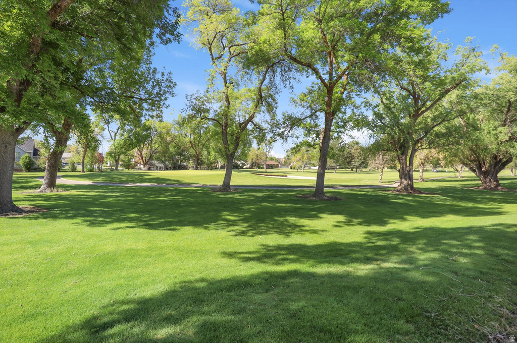 1083 W TEE TIME DR. Farmington, UT 84025