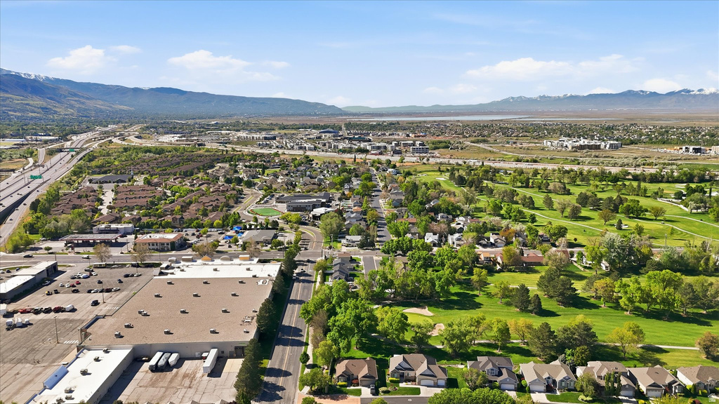 1083 W TEE TIME DR. Farmington, UT 84025