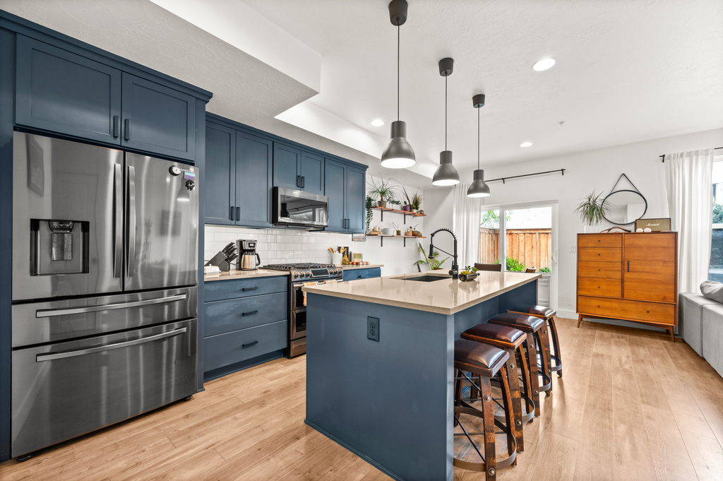 3889 S LEMMON LN Salt Lake City, UT 84124