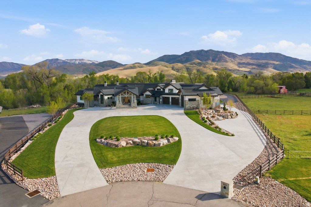 1034 S 9150 E Huntsville, UT 84317